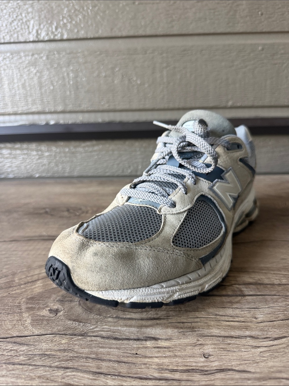 New Balance 2002 R Men's Beige & Gray Suede Mesh Sneakers size 12 D